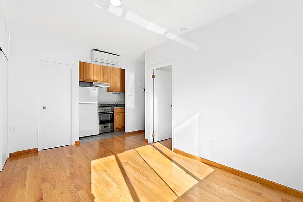 Rented by Corcoran | media 23