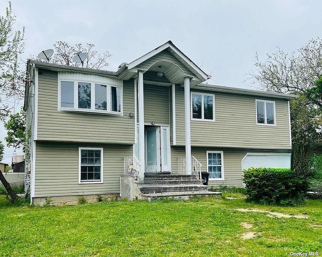 33 Maple Road, Amityville, NY 11701 Zillow