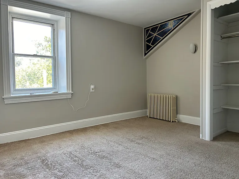 150 Roxborough Ave — Photo 10