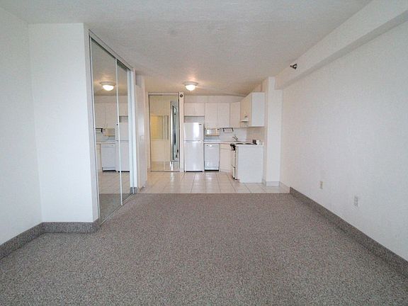 4th image of 224 E Garden St APT 349