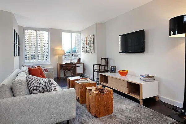 Sold by Corcoran | media 14