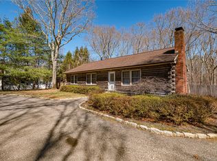 97 Woodlot Rd, Ridge, NY 11961