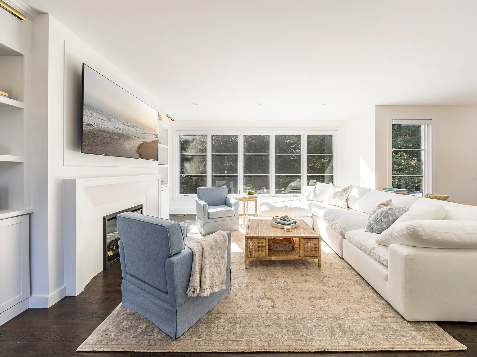 5 Bedroom Sag Harbor Village Rental with Gym and Water Views — Photo 4