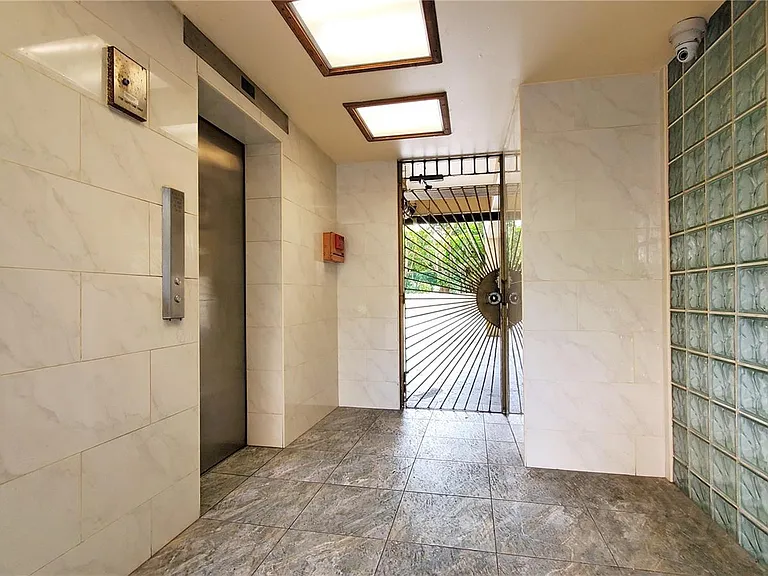 1690 Ala Moana Blvd — Photo 10