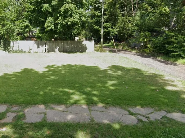 361 E May St, Benton Harbor, MI 49022