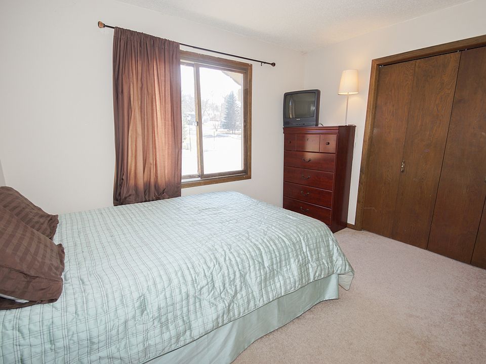 1st image of 131 Chaparral Dr