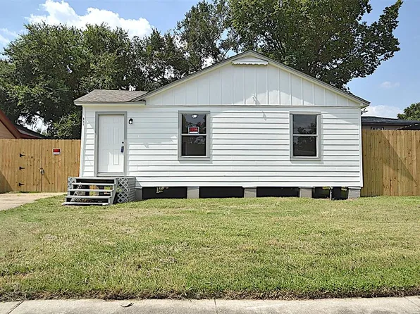 911 Whitaker Ave, Pasadena, TX 77506