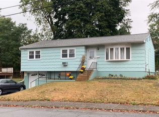 6 Rende Dr, Beacon, NY 12508