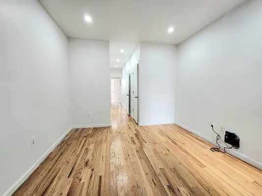 Rented by REAL New York | media 12