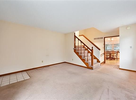 4th image of 503 SE Morningside Dr APT A
