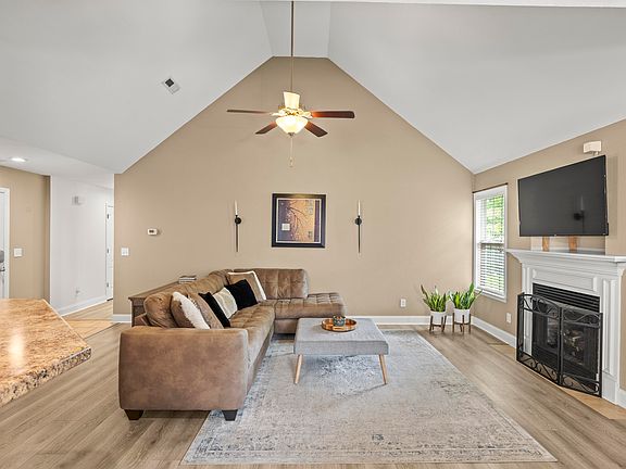 5th image of 479 Sweet Birch Dr