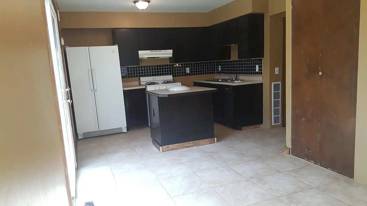 4 bed, 1.5 bath, 1364 sqft, $1,750 — Photo 3