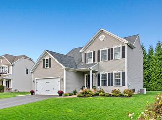 4 Padens Ct, Wallingford, CT 06492