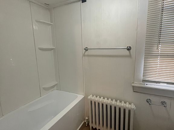 3rd image of 51 Spring St APT 1R