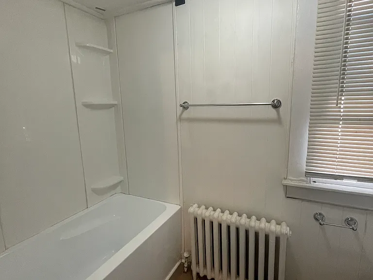 51 Spring St #1R — Photo 3