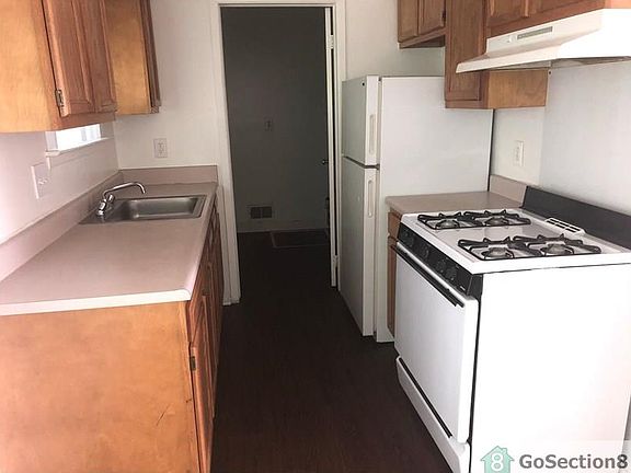 2nd image of 681 Villa Dr