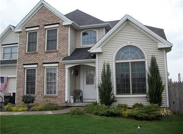 1st image of 19 Summerfield Dr