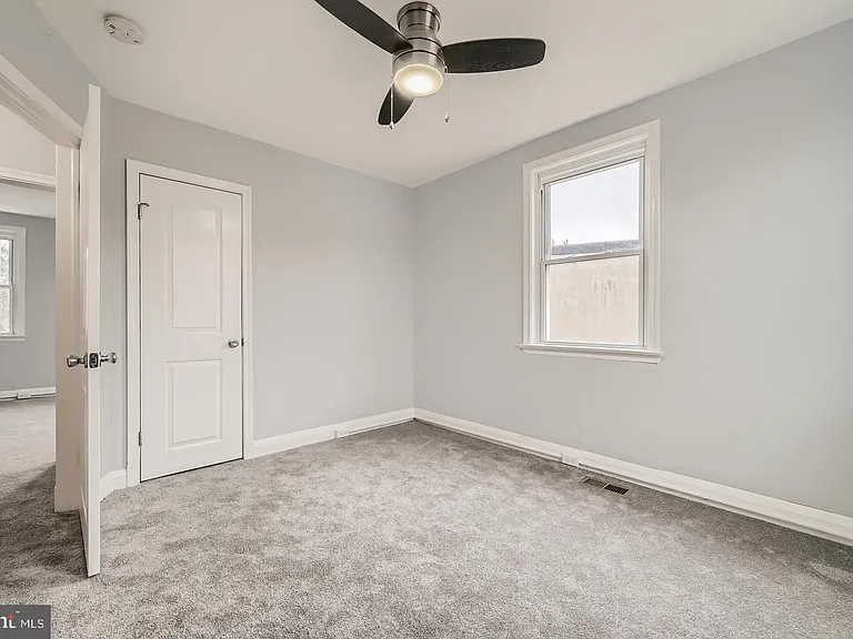 4429 Newport Ave — Photo 15
