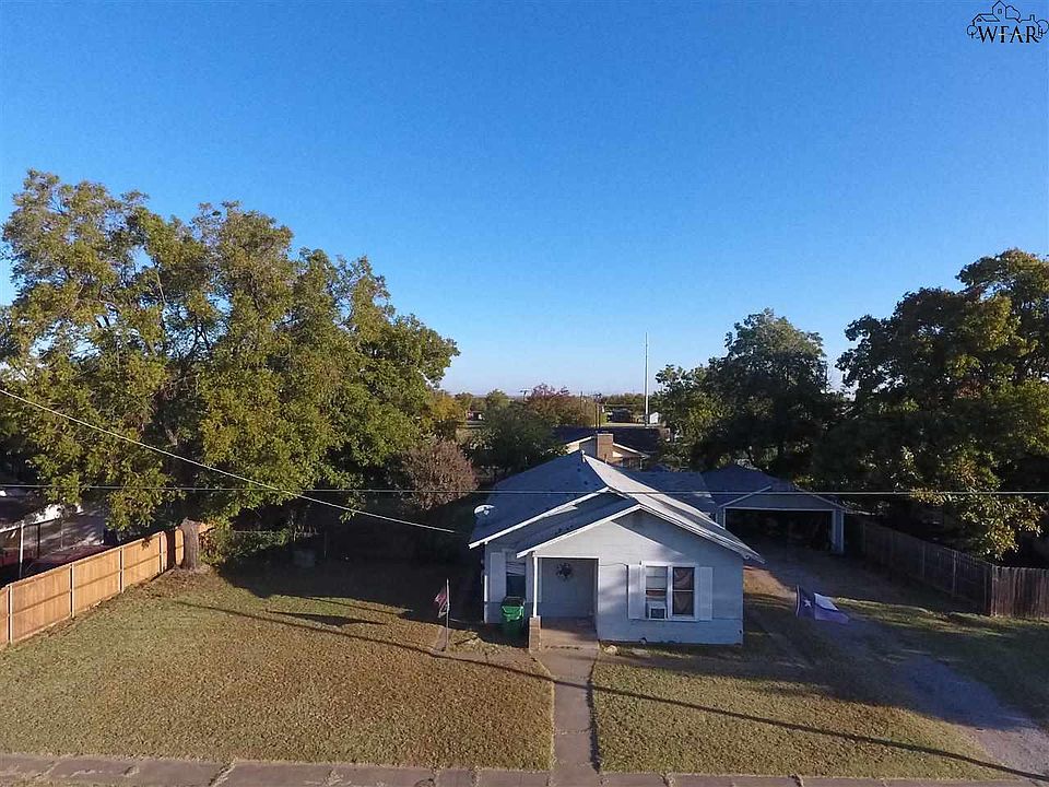 1st image of 307 W Main St