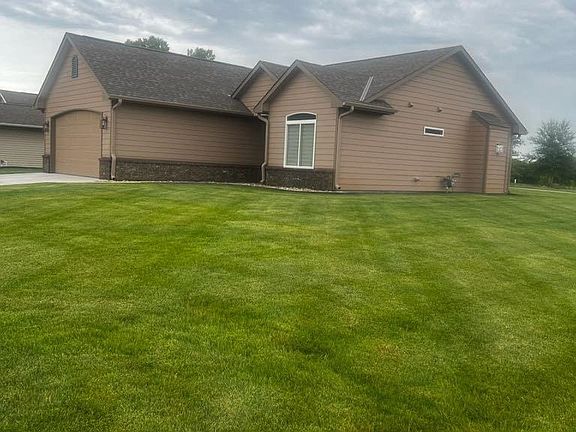 2nd image of 4426 Niblick Dr
