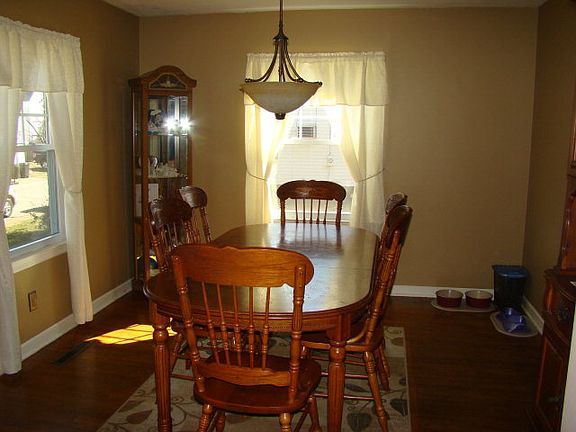 2nd image of 1036 Williams St