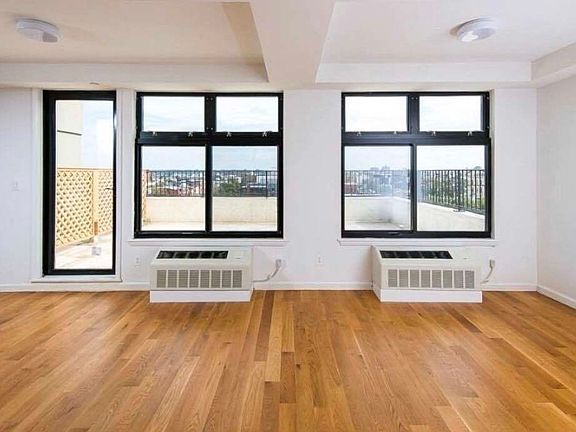3rd image of 17 Troutman St #6Z
