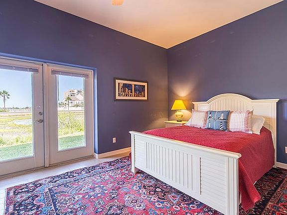 3rd image of 114 Bay Harbor Cv