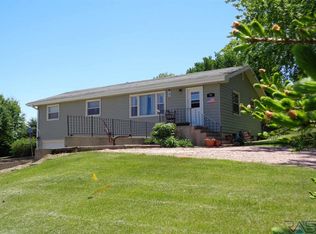 701 E 1st St, Colton, SD 57018