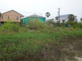 1119 S Austin St, Rockport, TX 78382