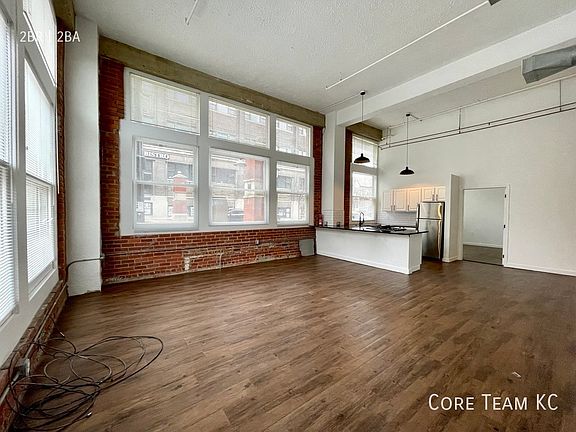 3rd image of 934 Broadway St #106