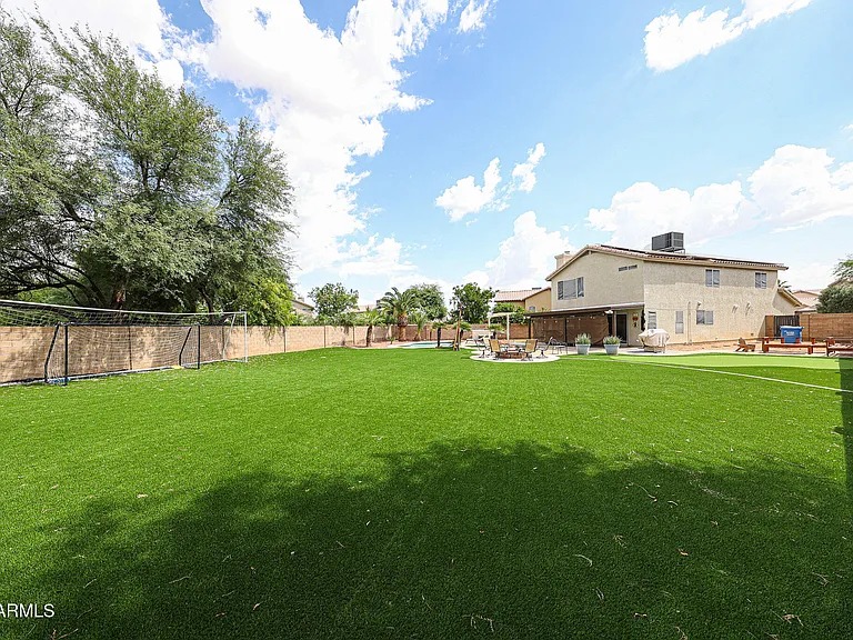 3902 E Rosemonte Dr — Photo 36