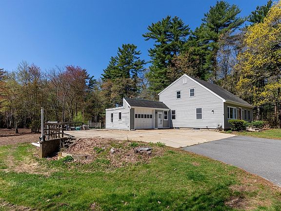 2nd image of 52 Clear Pond Rd