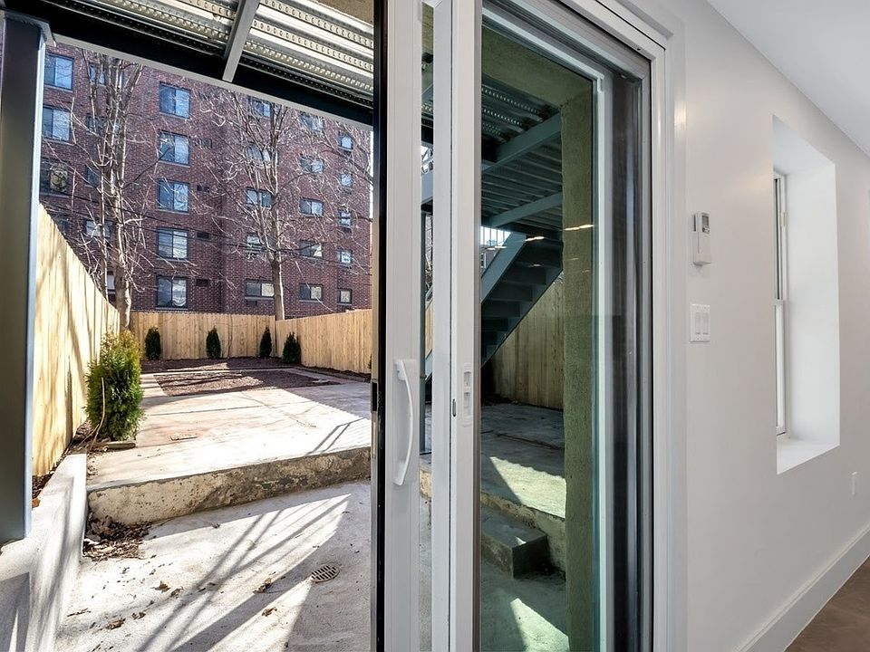 1st image of 68A Clifton Pl #1