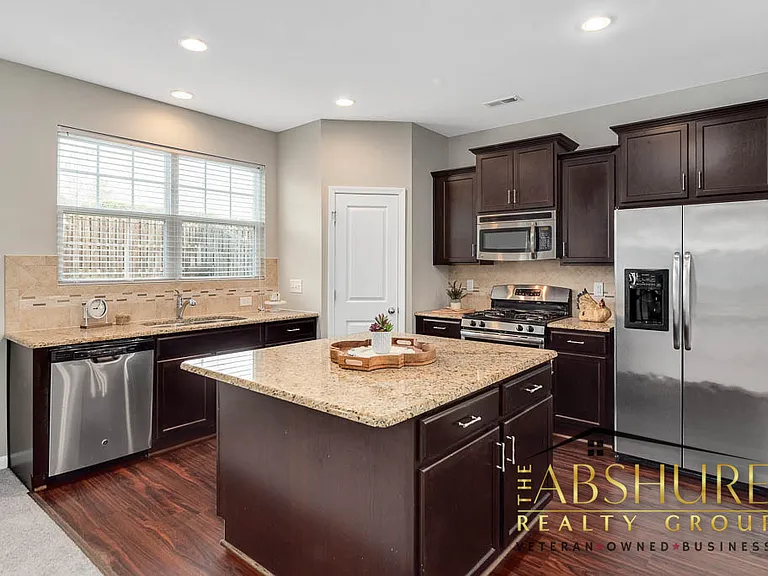 436 Stapleford Ln — Photo 9