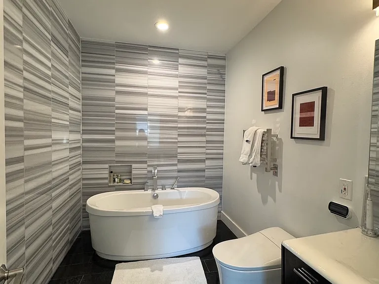 5726 Mercedes Ave — Photo 14
