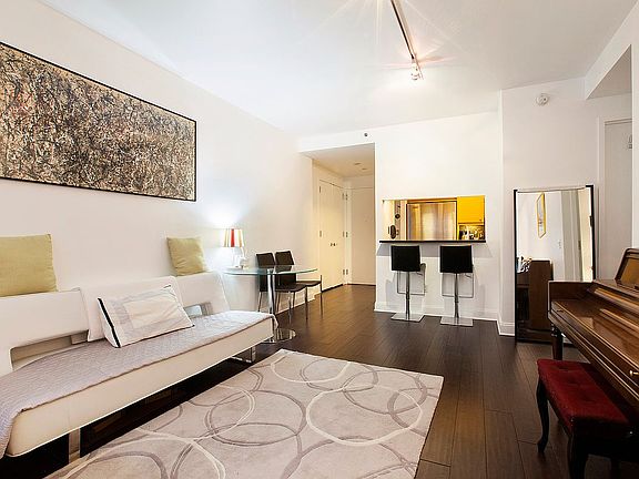 3rd image of 120 Riverside Blvd APT 3P
