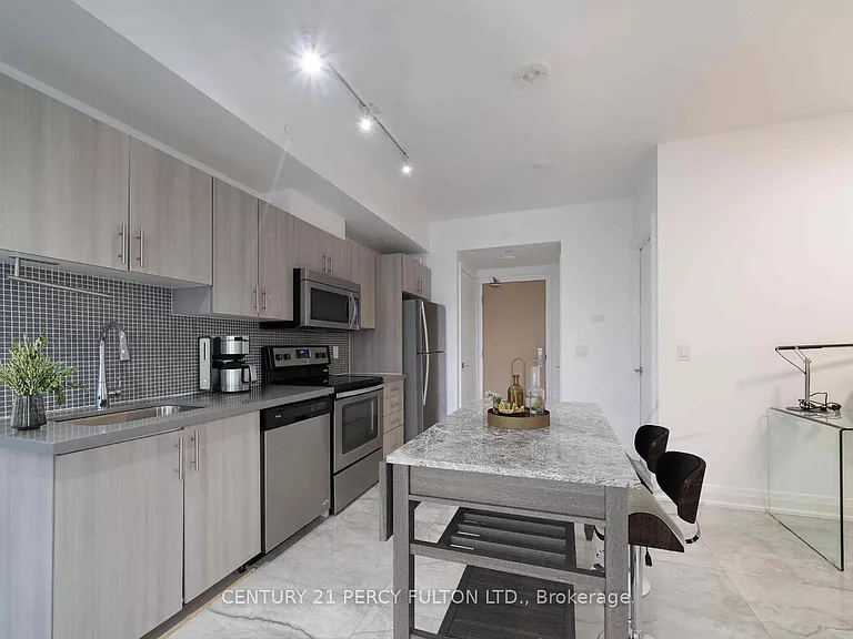 16 McAdam Ave #314 — Photo 4