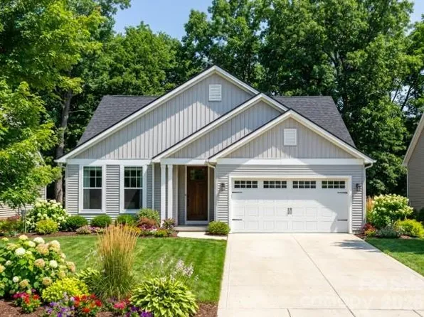 144 Longlea Dr, Clover, SC 29710