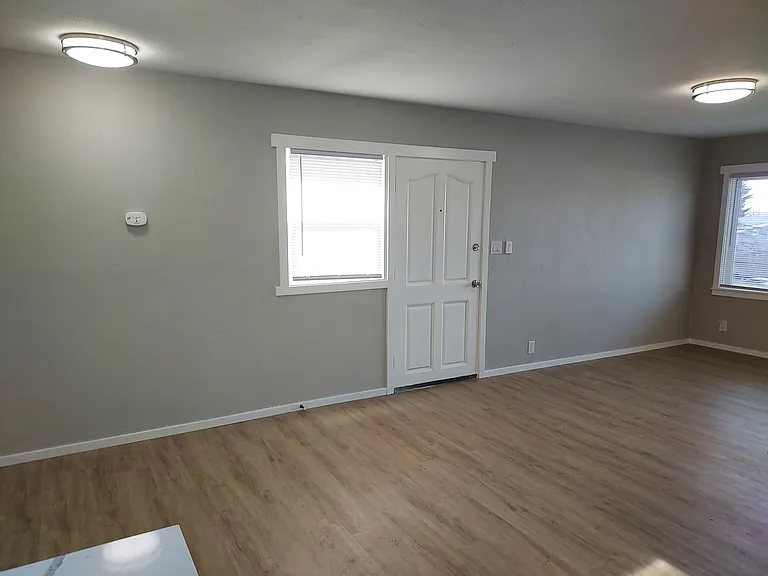 700 Aberdeen Ave NE #702 — Photo 9