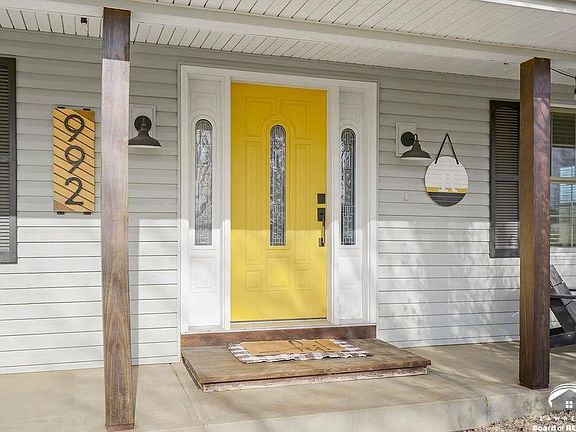 2nd image of 992 E 750th Rd