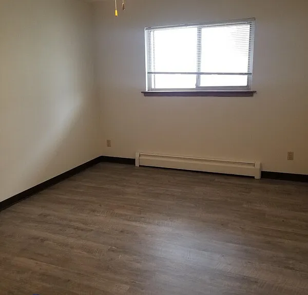 210 N Summit St #13 — Photo 5