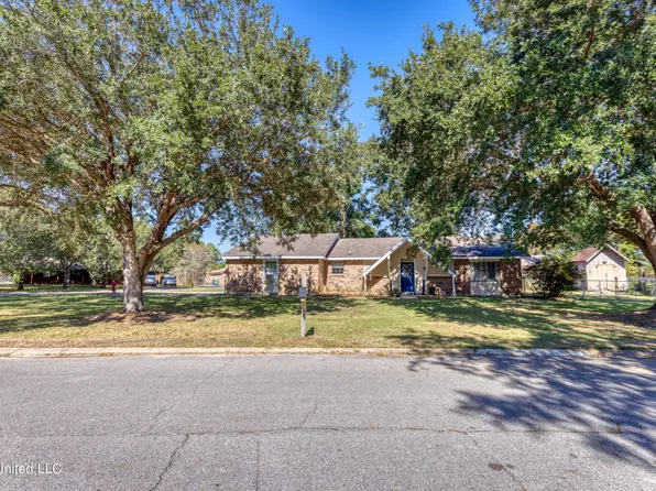 1620 Aubin Blvd, Gautier, MS 39553