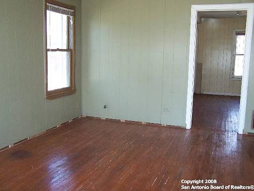 2nd image of 221 SOUTHCROSS BLVD