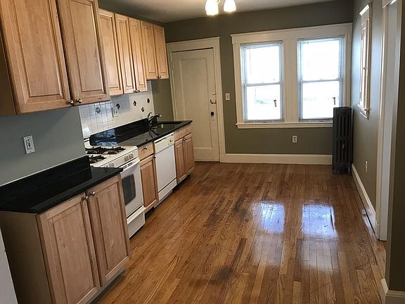 3rd image of 249 Hyde Park Ave APT 1R