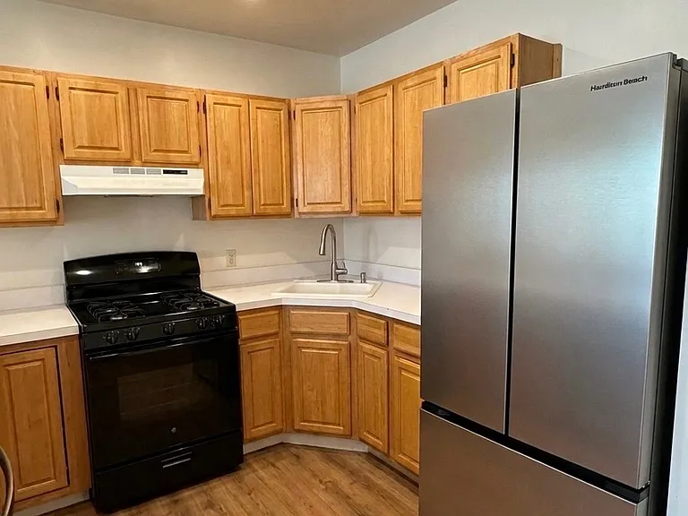 35 Adamson St #2 — Photo 8