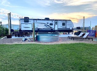 109 Island Rd, Rockport, TX 78382