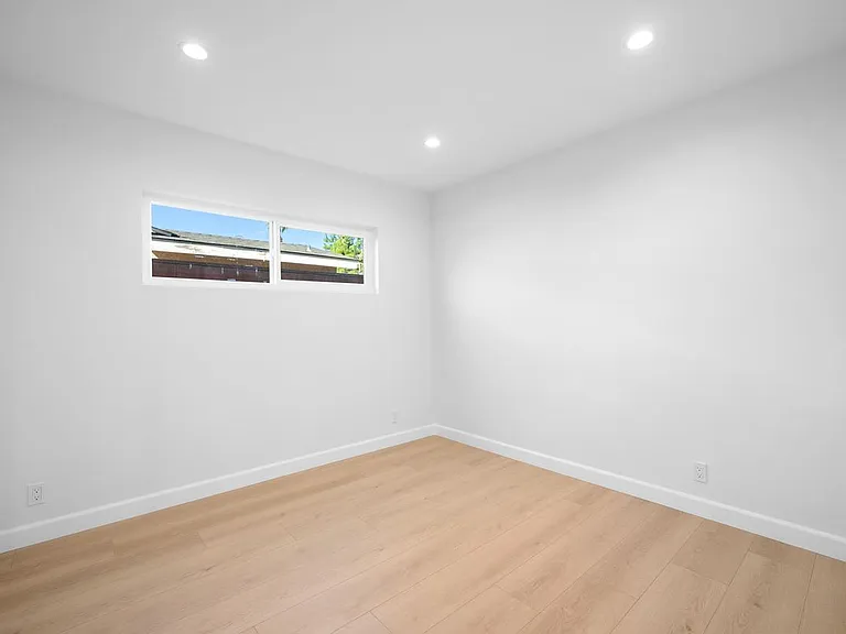 10657 Knapp St — Photo 18