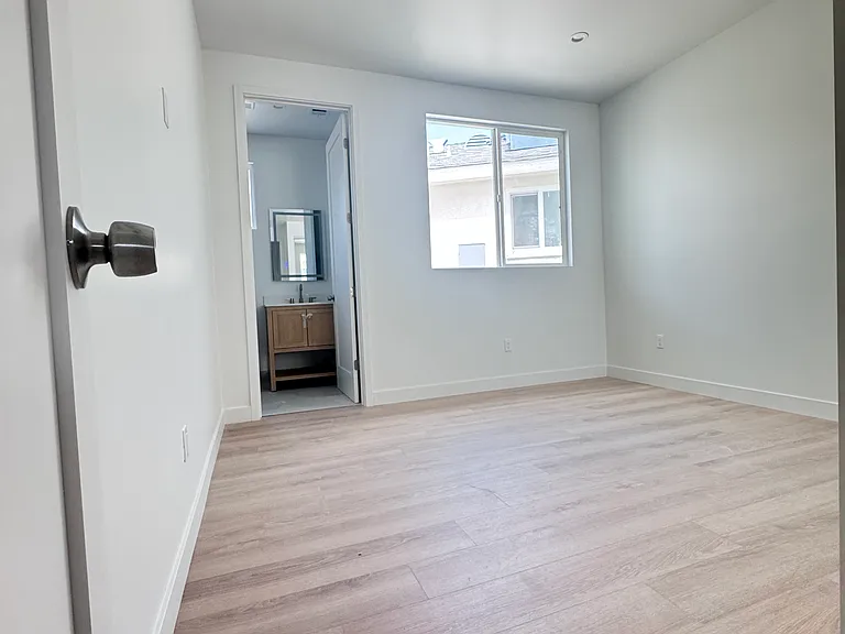 7535 Penfield Ave #1 — Photo 4