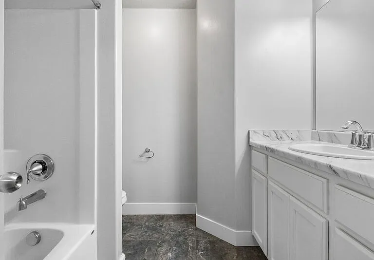 219 W Silver Springs Dr #OVER DOOR — Photo 29
