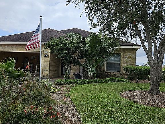 39 Torry Pines with Flag Pole